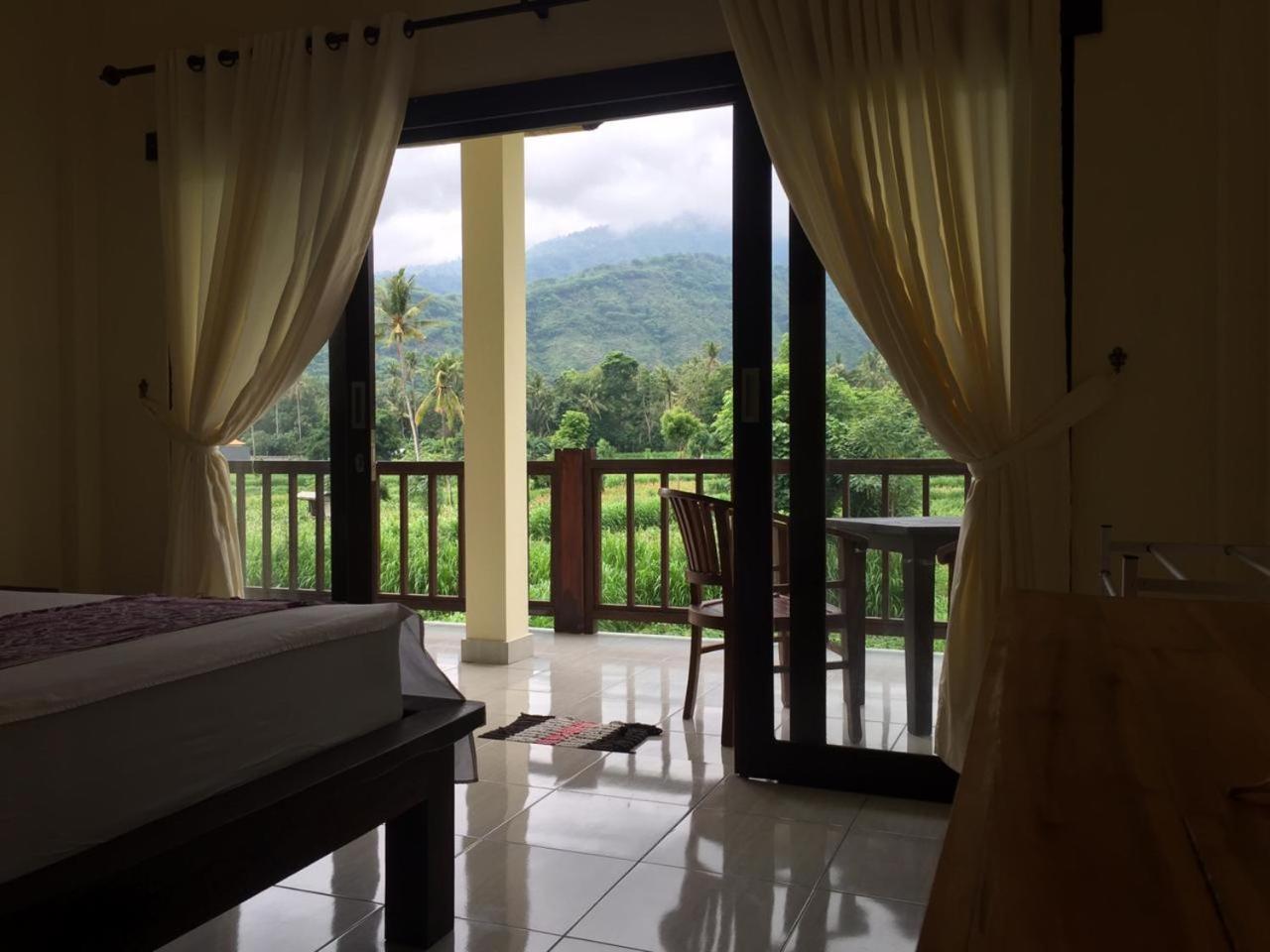 Tanaya Homestay Amed Екстериор снимка